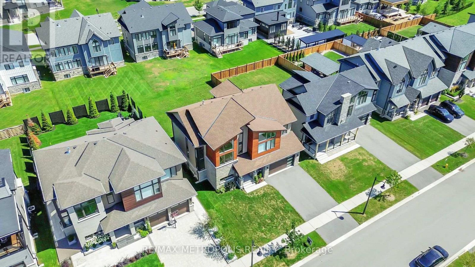 104 STONELEIGH DRIVE - 50