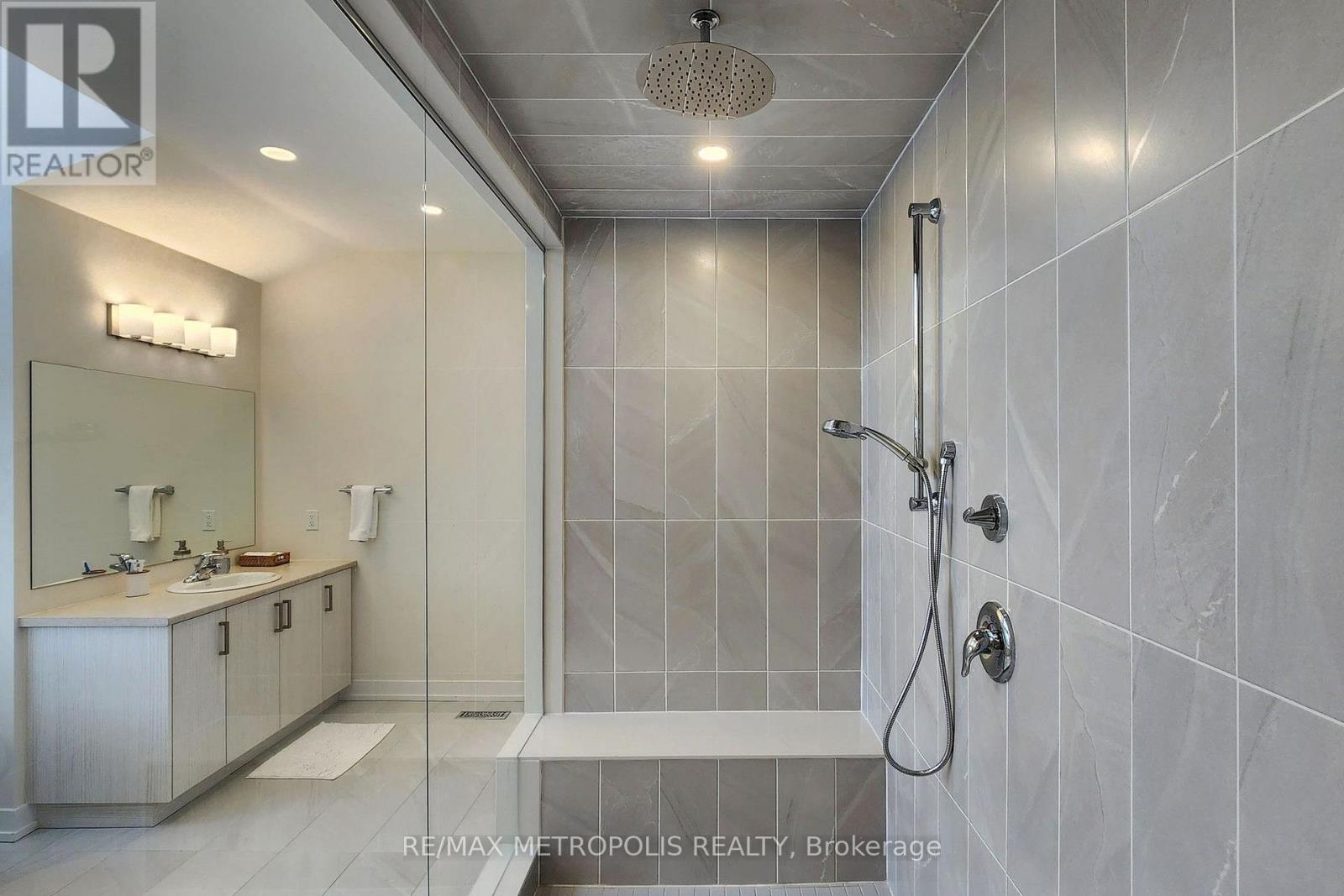 104 STONELEIGH DRIVE - 28