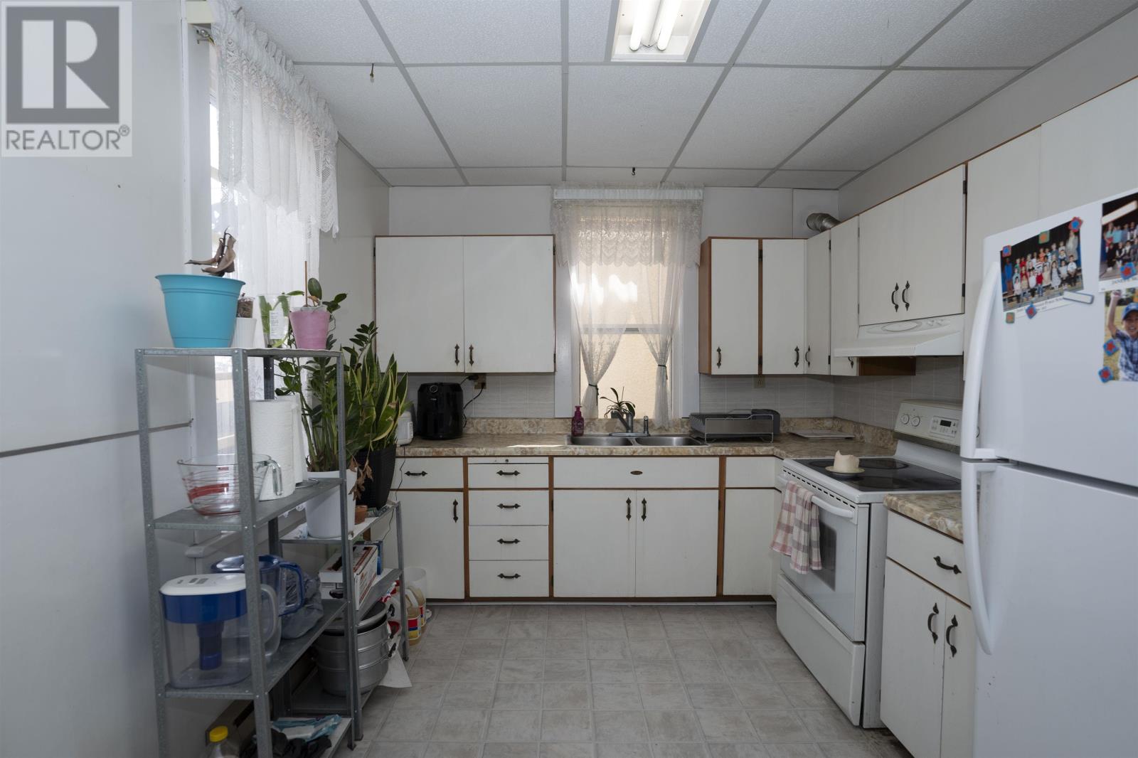 310 Brodie ST N - Image 6