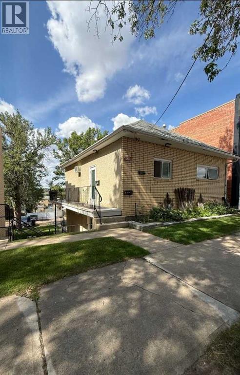 Property for sale at 422 5 Street SE