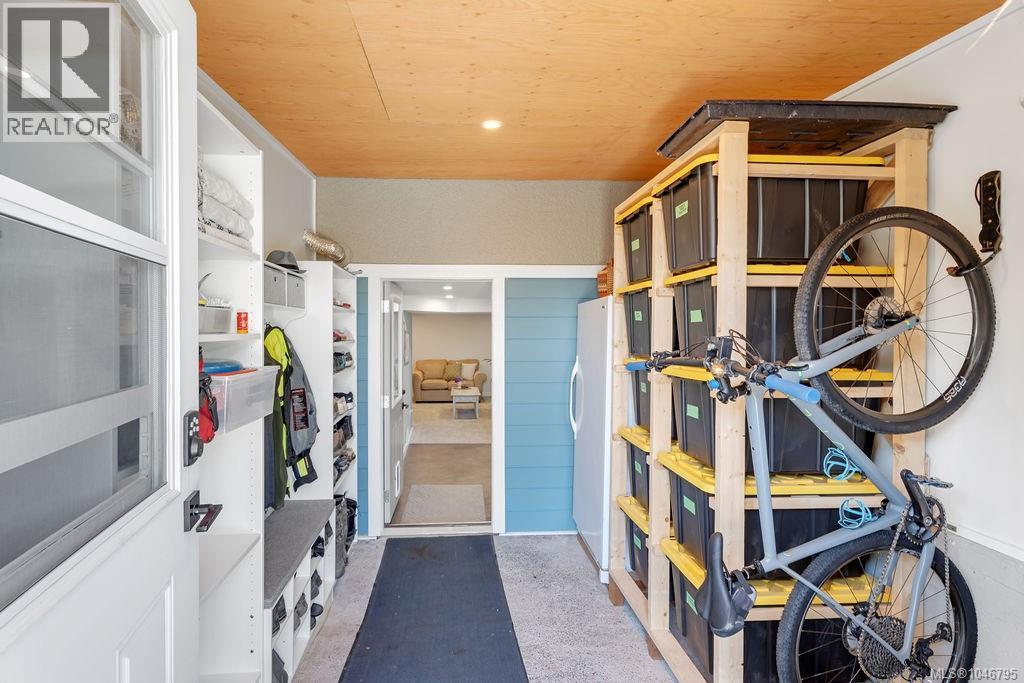 417 White St - 57