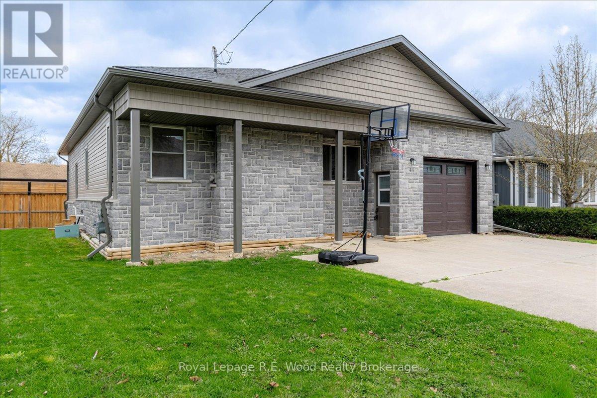 44 STOVER STREET N - 1
