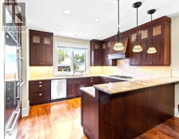 2pc Bathroom - 1428 2a Street Nw, Calgary, AB T2M2X4 Photo 14