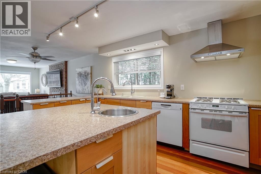 241 GUELPH Avenue Unit# A — photo 2