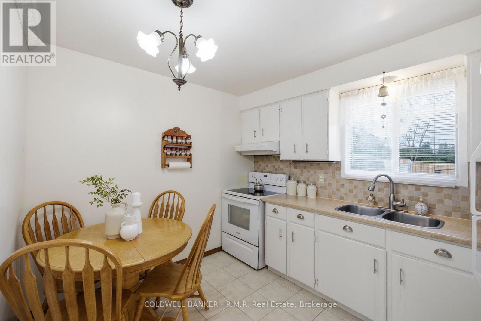 3 COLEMAN CRESCENT - 12