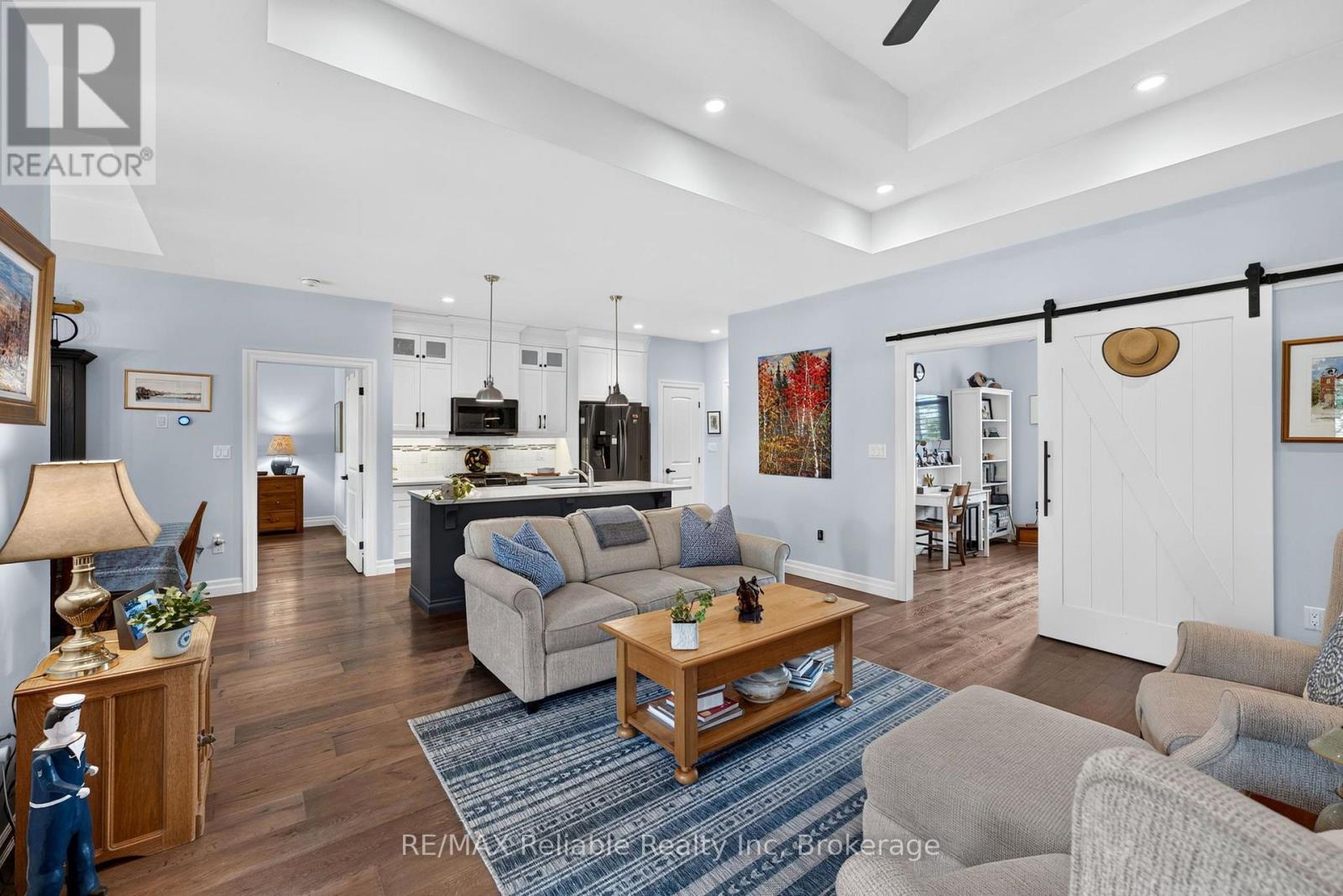 15 HARBOUR COURT - Image 14