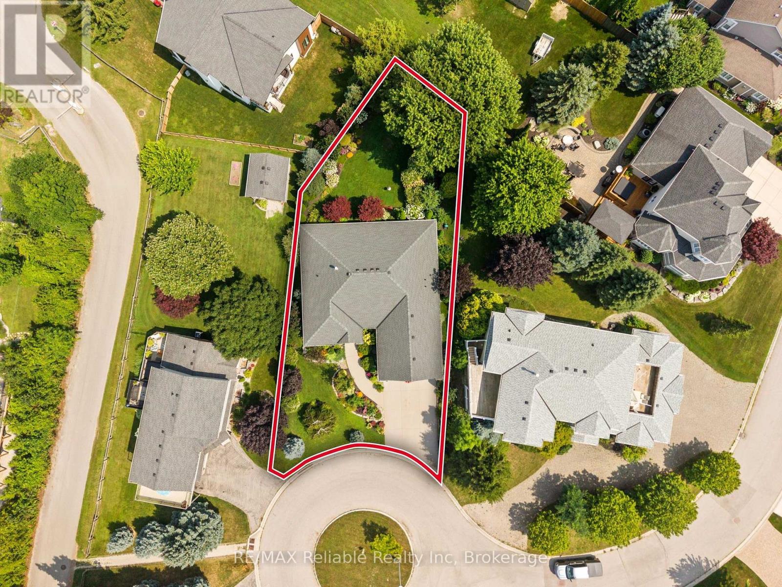 15 HARBOUR COURT - Image 4