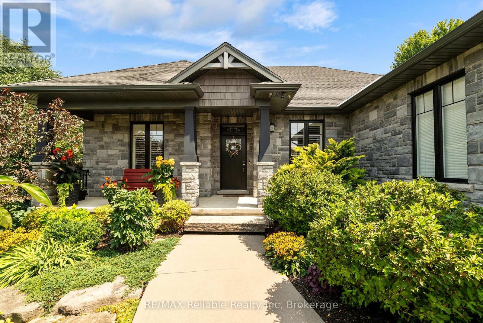 15 HARBOUR COURT - Image 8