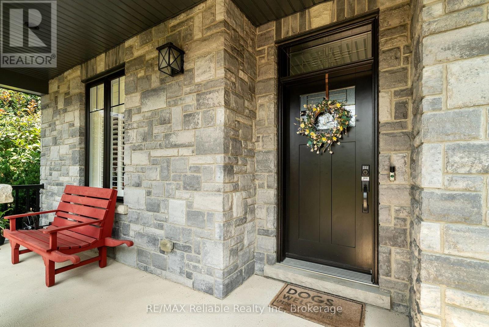 15 HARBOUR COURT - Image 9