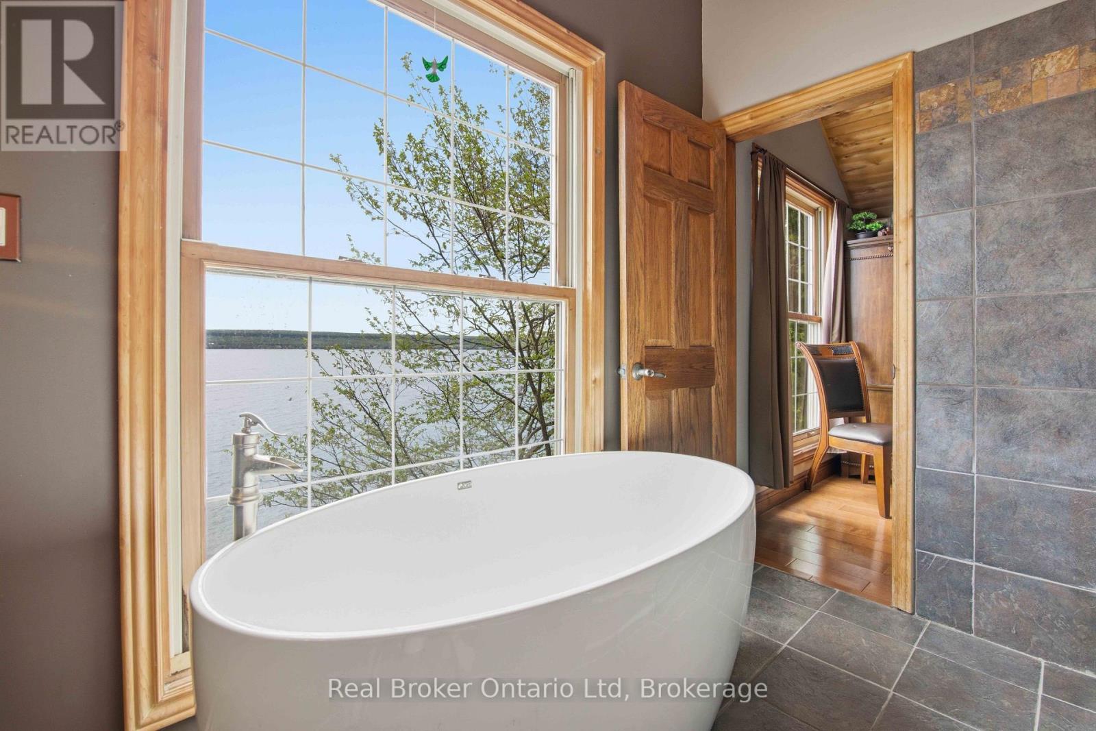 574 MALLORY BEACH ROAD - Image 19