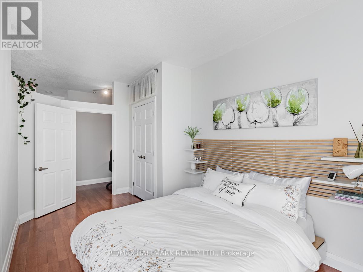#1102 39 PARLIAMENT STREET - 21