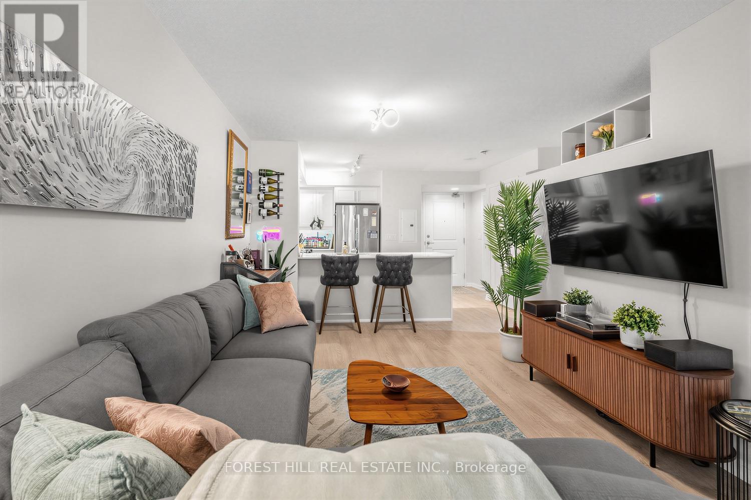 #913 85 EAST LIBERTY STREET - 11