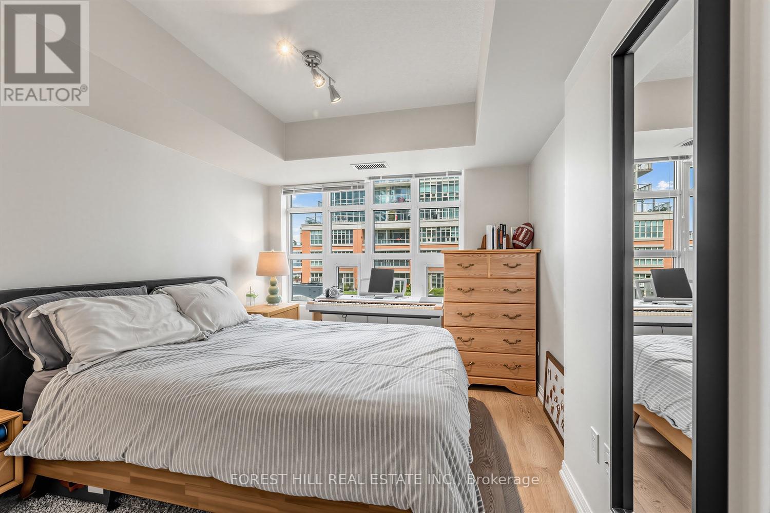 #913 85 EAST LIBERTY STREET - 13