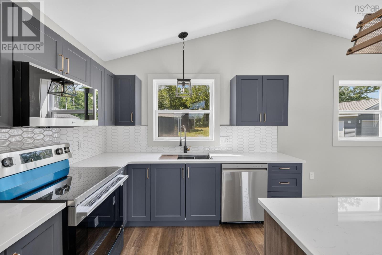 Property 20 of 42 of 668 Whitman Road, Ward/Whitman