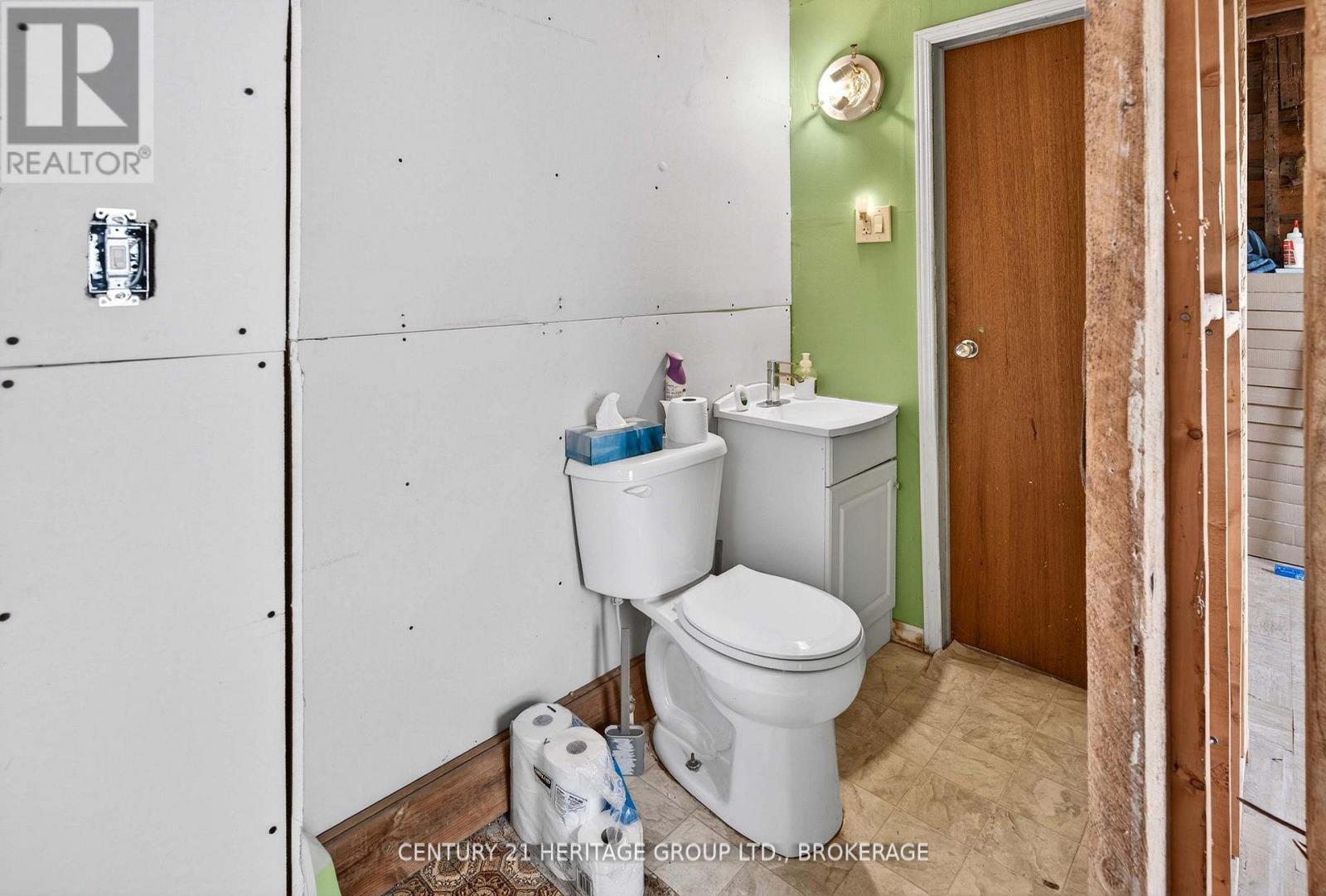 5886 WILMER ROAD - Image 15