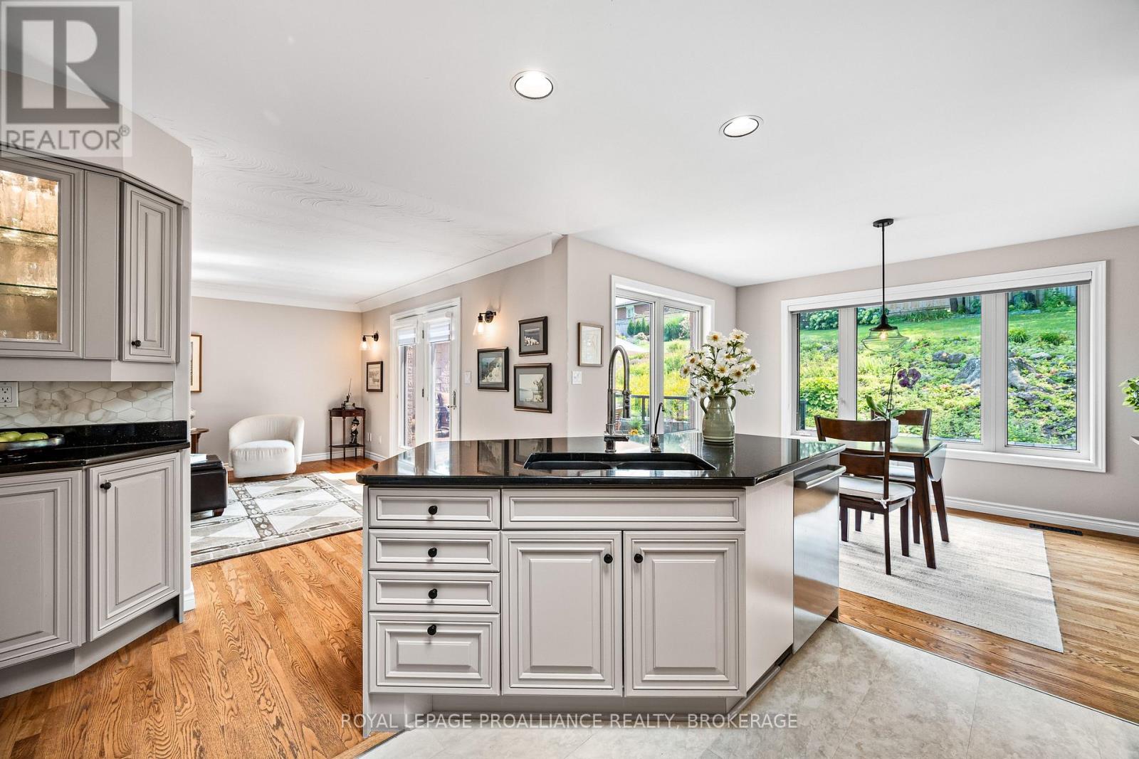 26 KENWOODS CIRCLE - Image 14