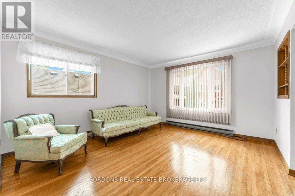33 PLUM STREET - Image 10