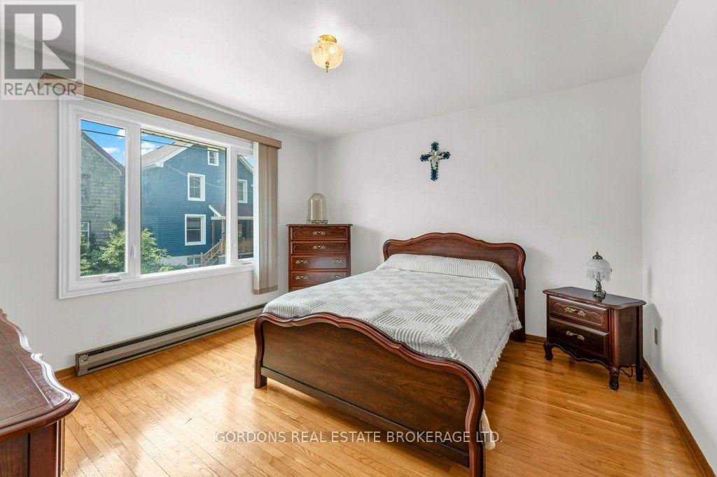 33 PLUM STREET - Image 17