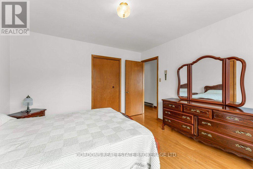 33 PLUM STREET - Image 19