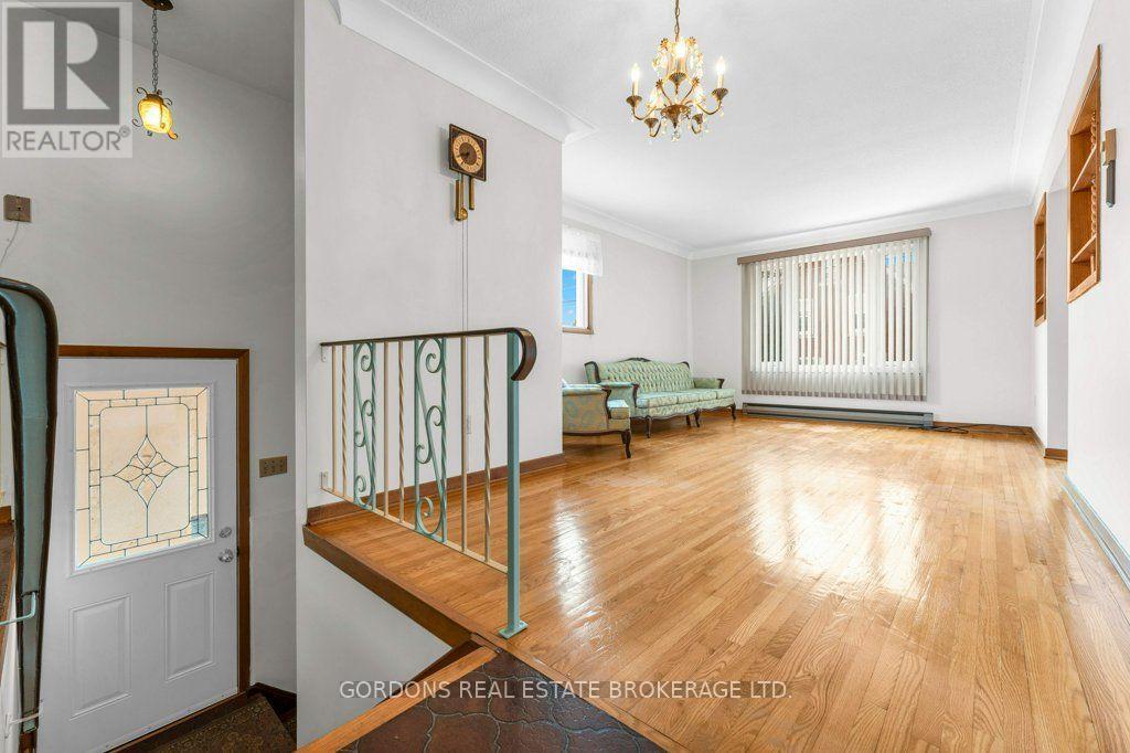 33 PLUM STREET - Image 29