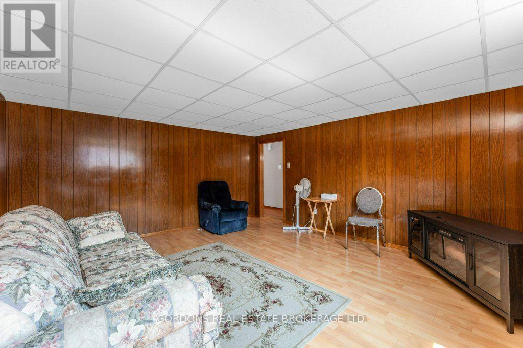 33 PLUM STREET - Image 35