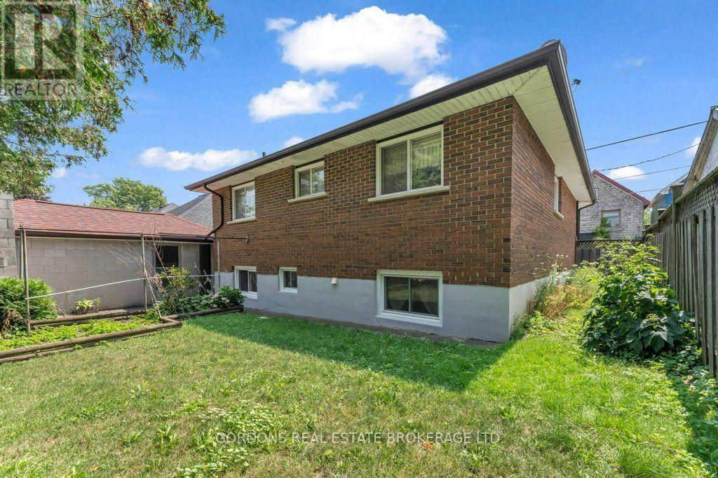 33 PLUM STREET - Image 4