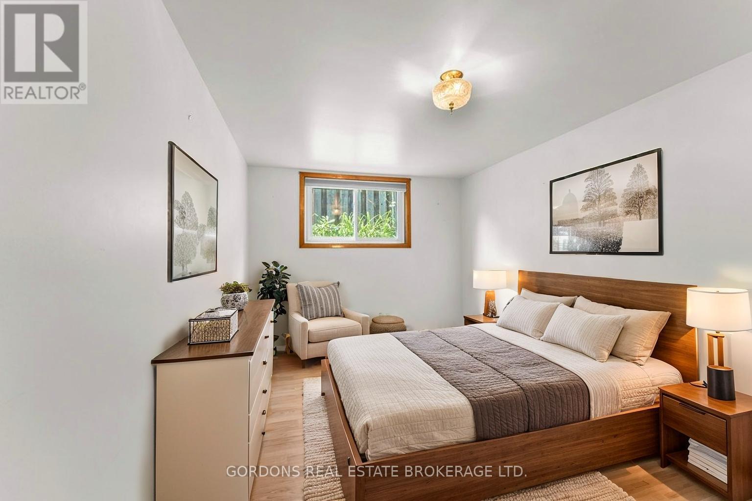 33 PLUM STREET - Image 40