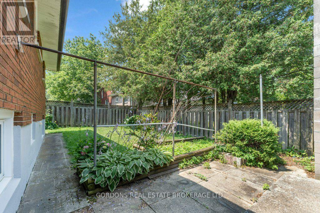 33 PLUM STREET - Image 6