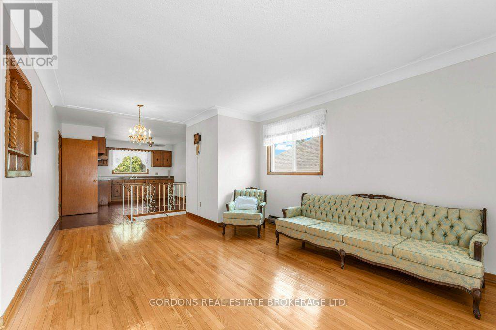 33 PLUM STREET - Image 9