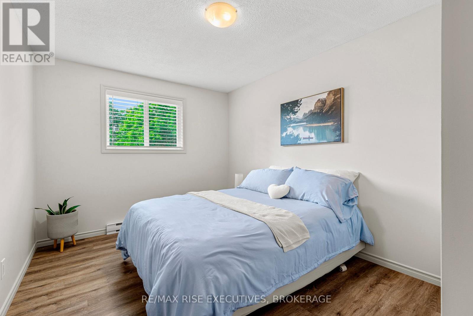 208 BACK STREET - Image 18