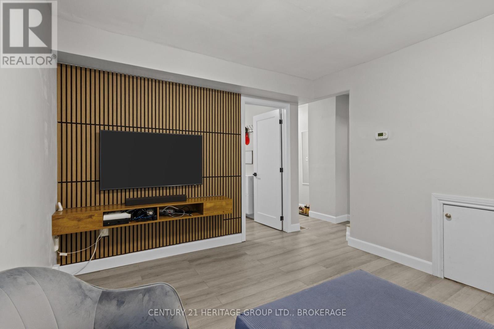 436 DIVISION STREET - Image 15