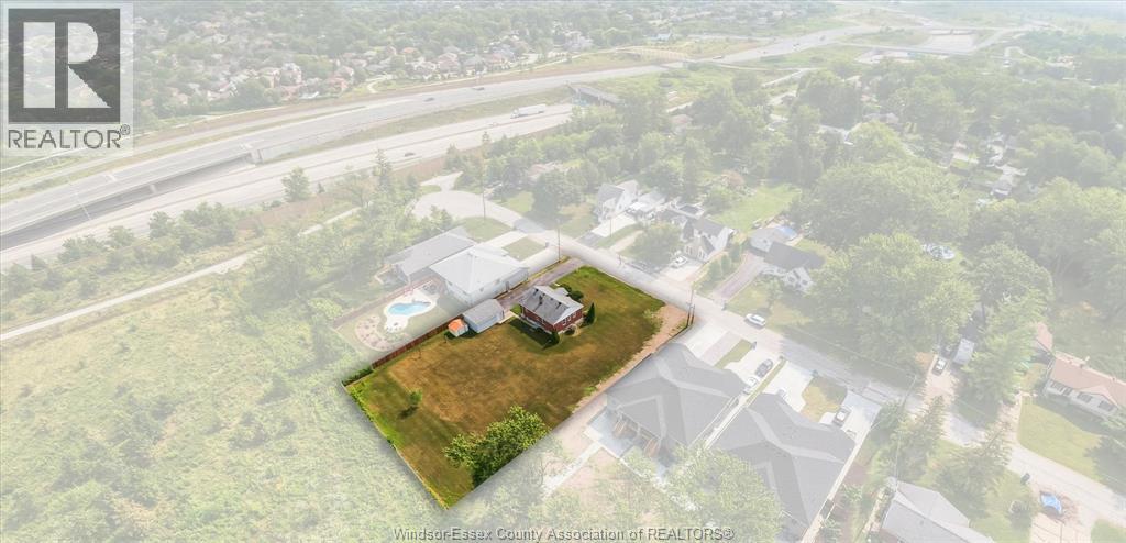 1226 SURREY DRIVE - 35