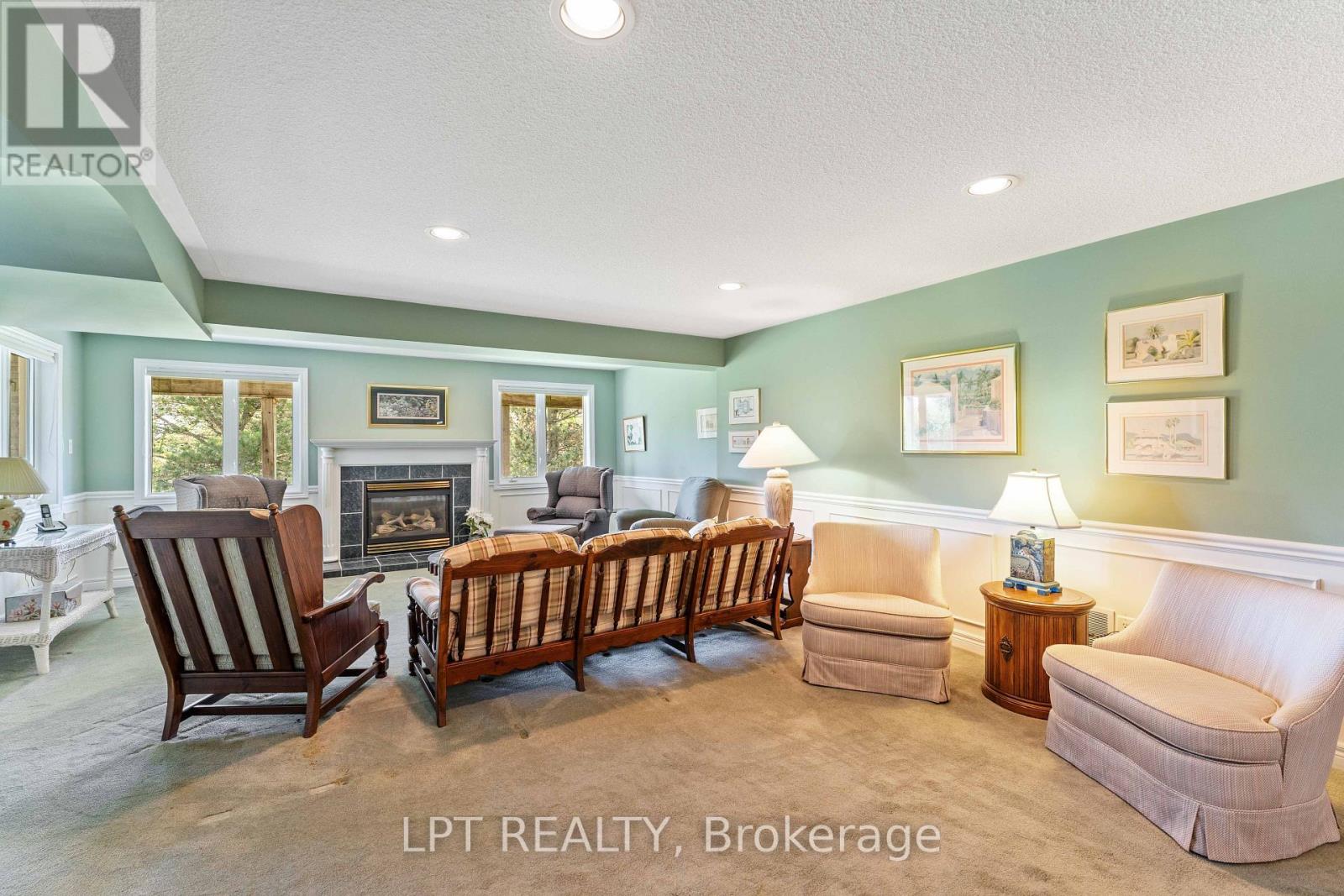 219 WATERBURY CRESCENT - 35