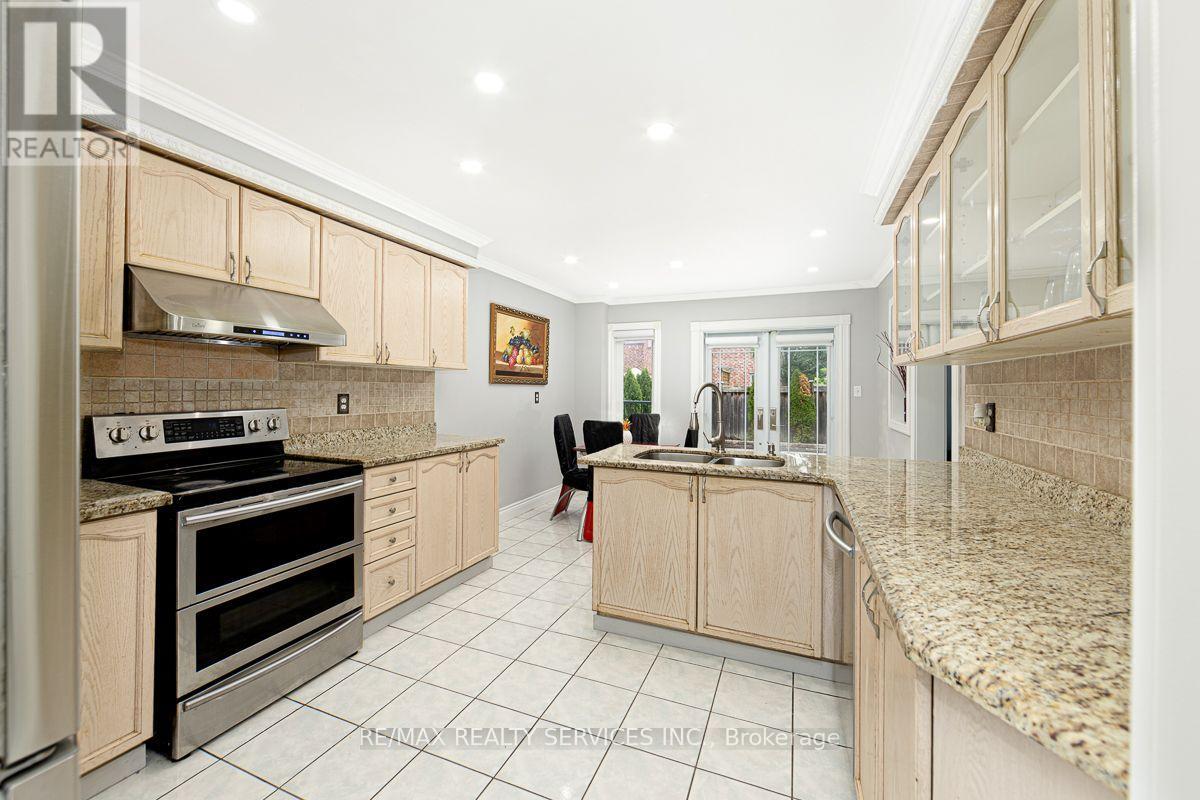 64 STRICKLAND DRIVE - 12