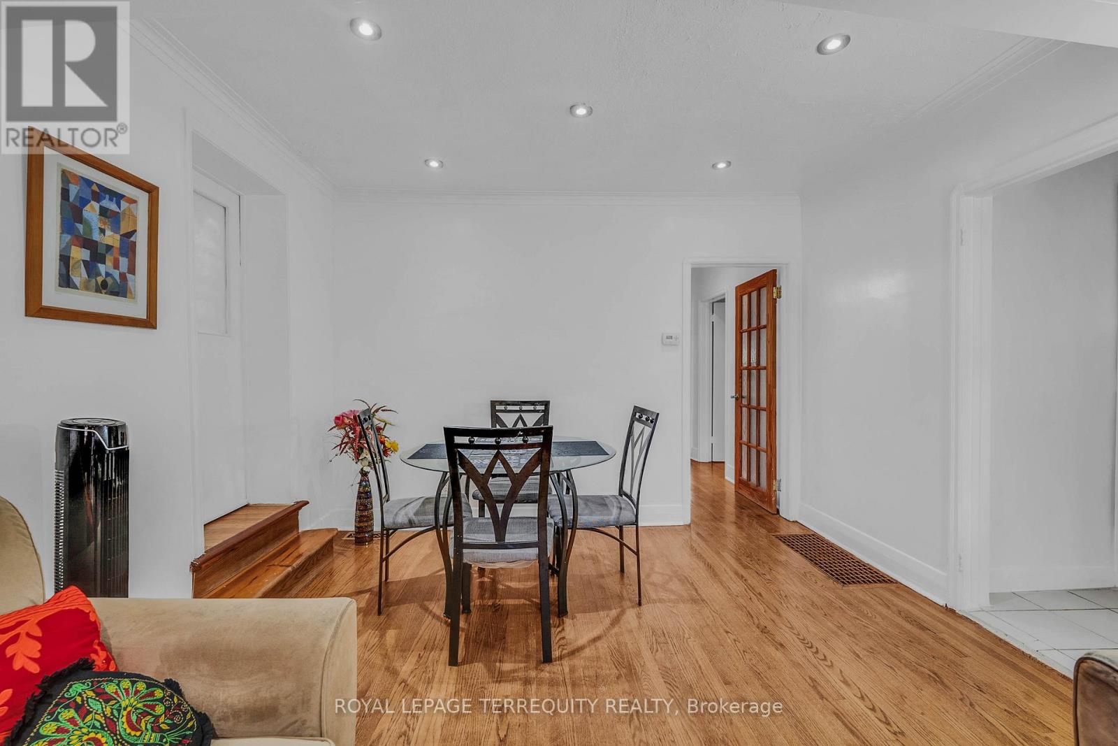 4 HARRIS PARK DRIVE - 10