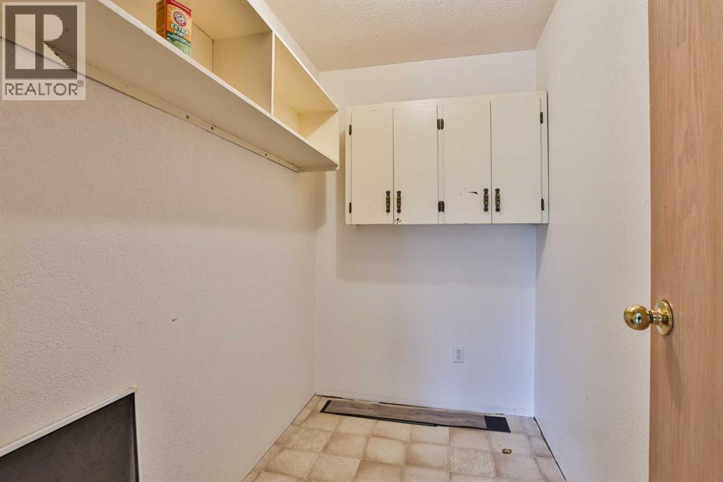 322 Assiniboia Place W - Image 14