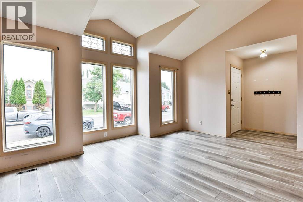 322 Assiniboia Place W - Image 3