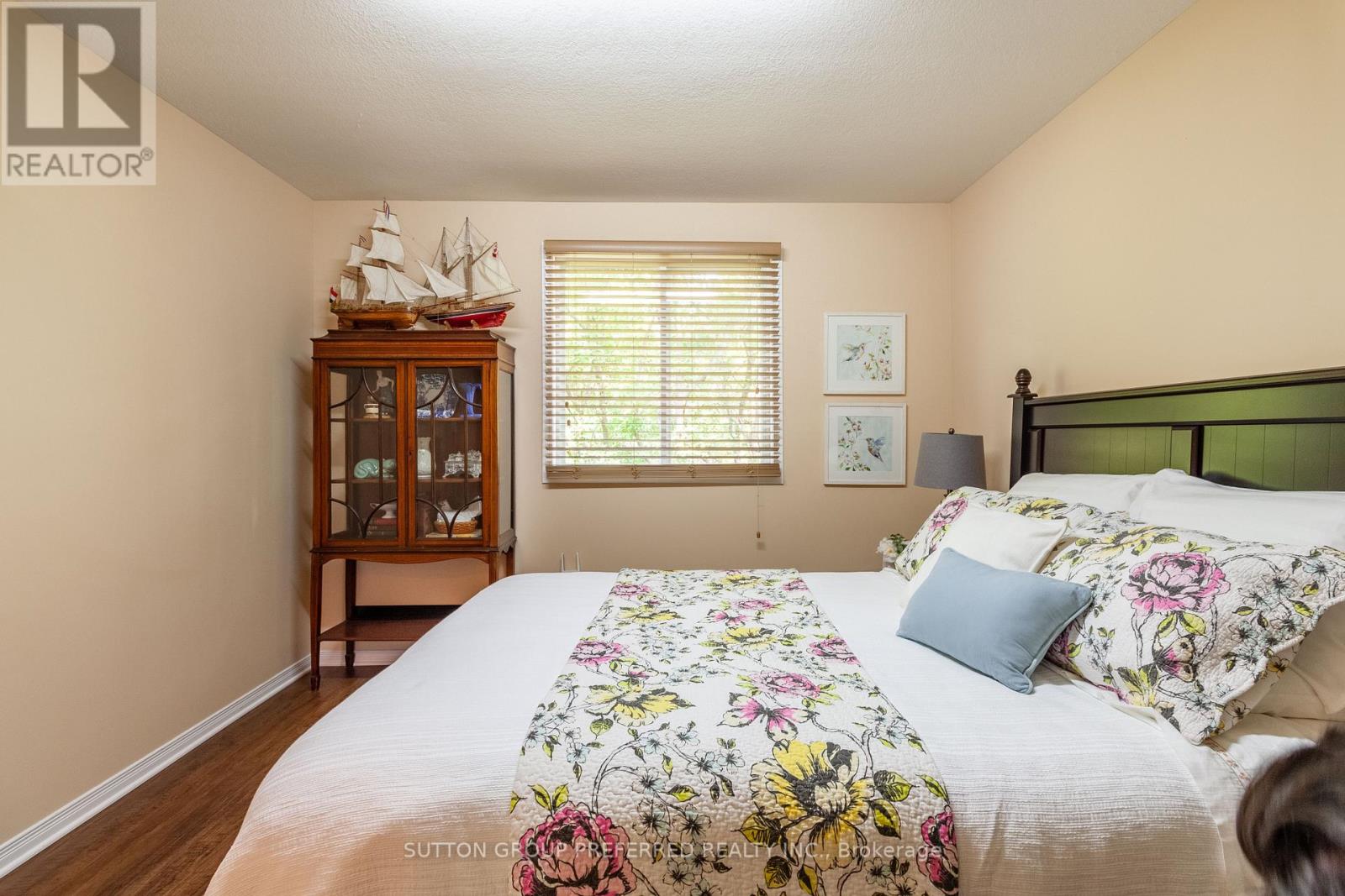 907 BLACKSMITH STREET - Image 27