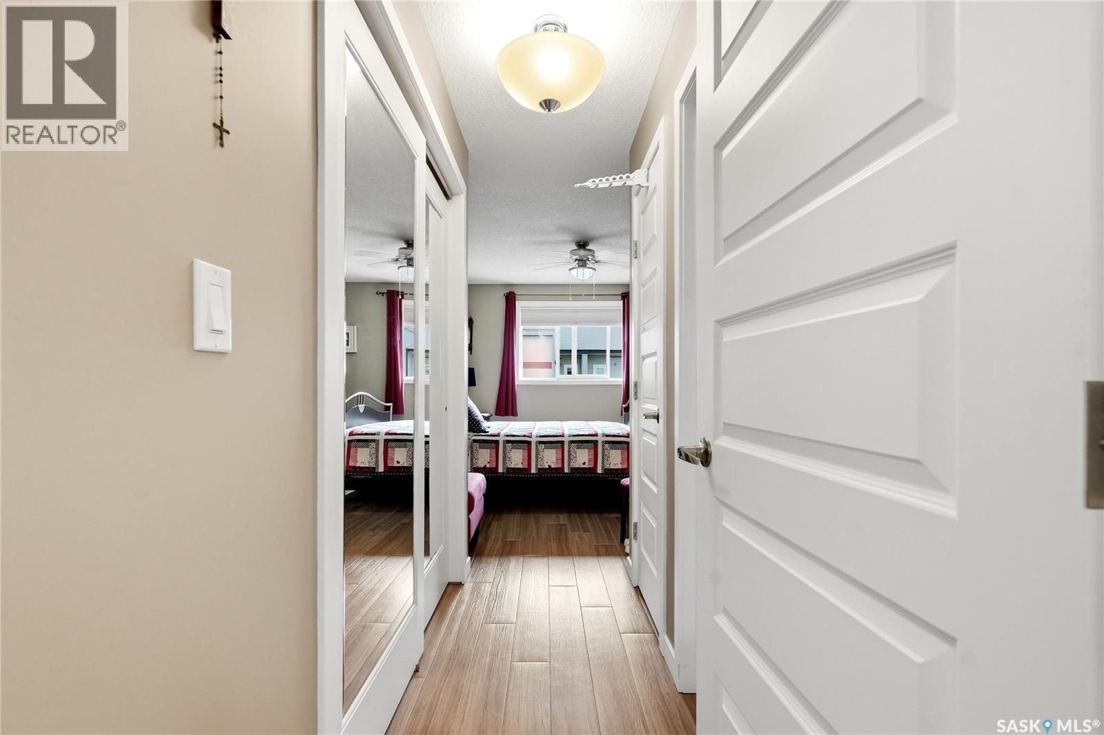 #407 135 Beaudry CRESCENT - 24