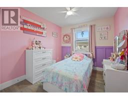 11 Heidi Crescent thumbnail 15