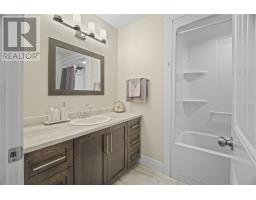 11 Heidi Crescent thumbnail 16
