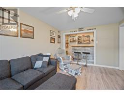 11 Heidi Crescent thumbnail 18