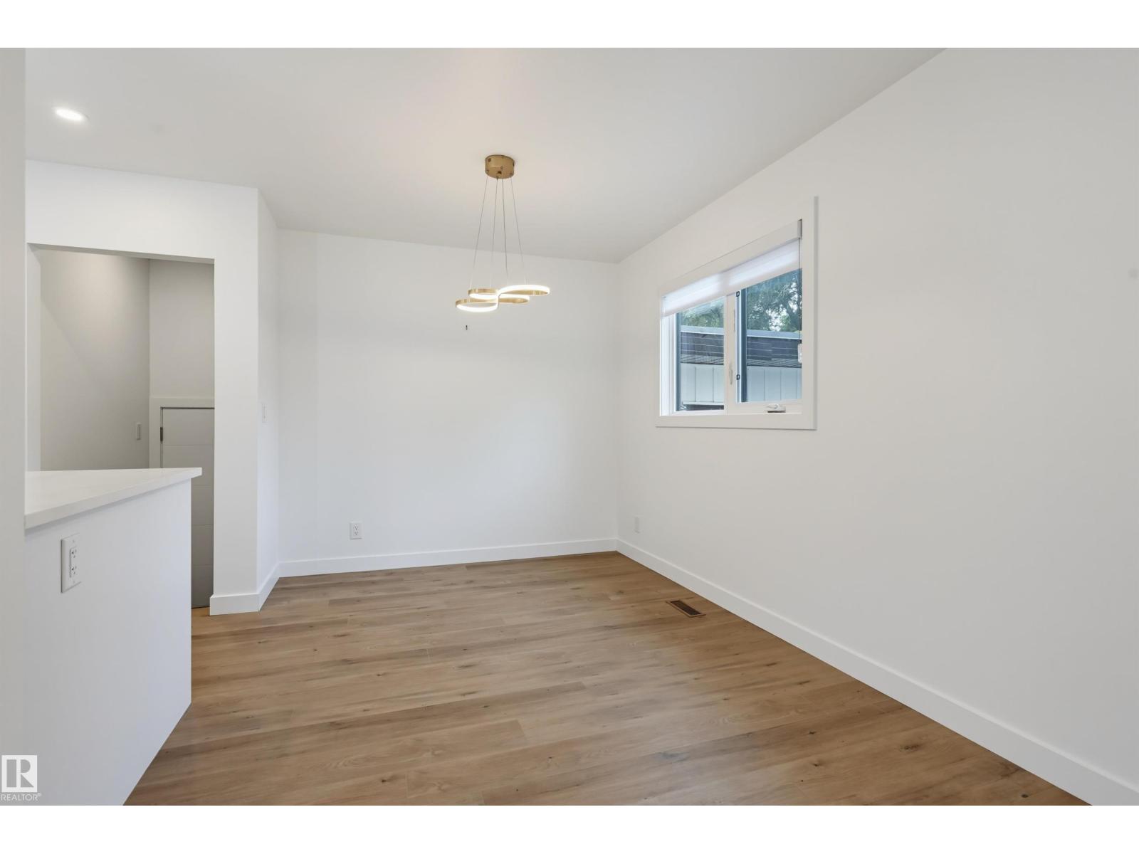 8604 142 ST NW - 10