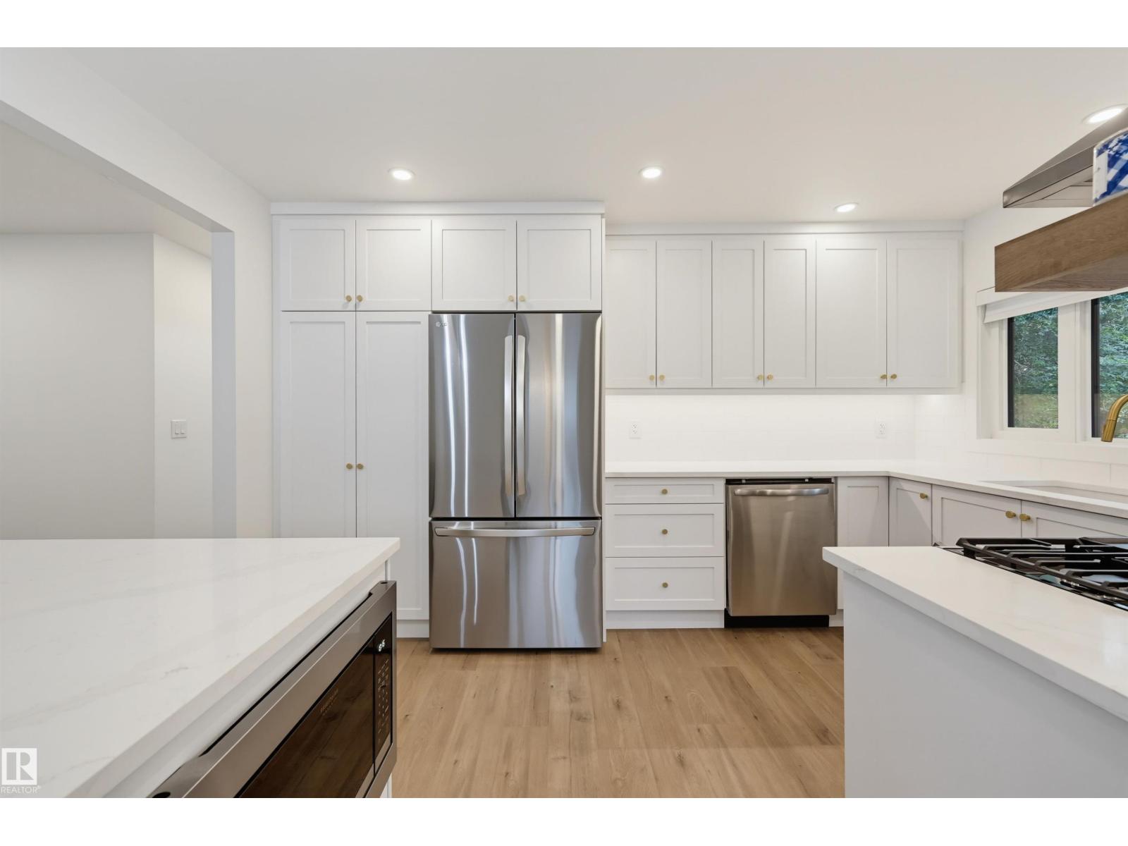 8604 142 ST NW - 18