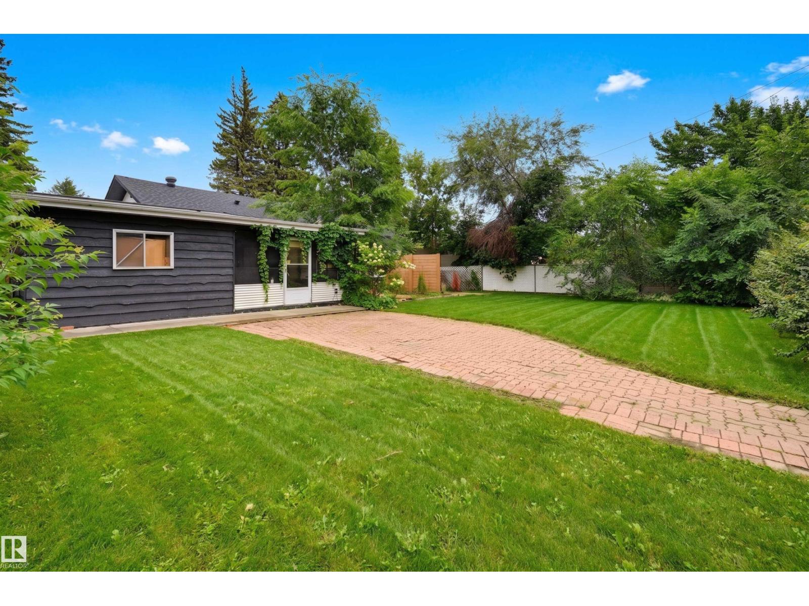 8604 142 ST NW - 21