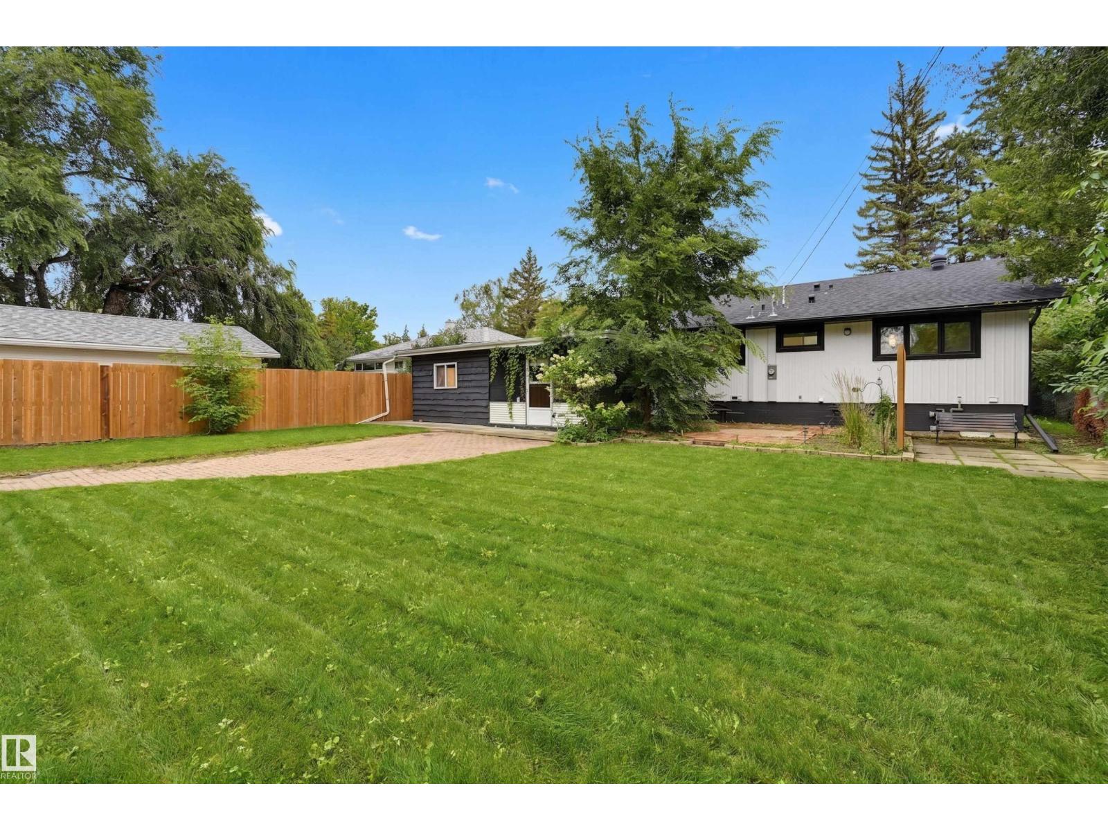 8604 142 ST NW - 22