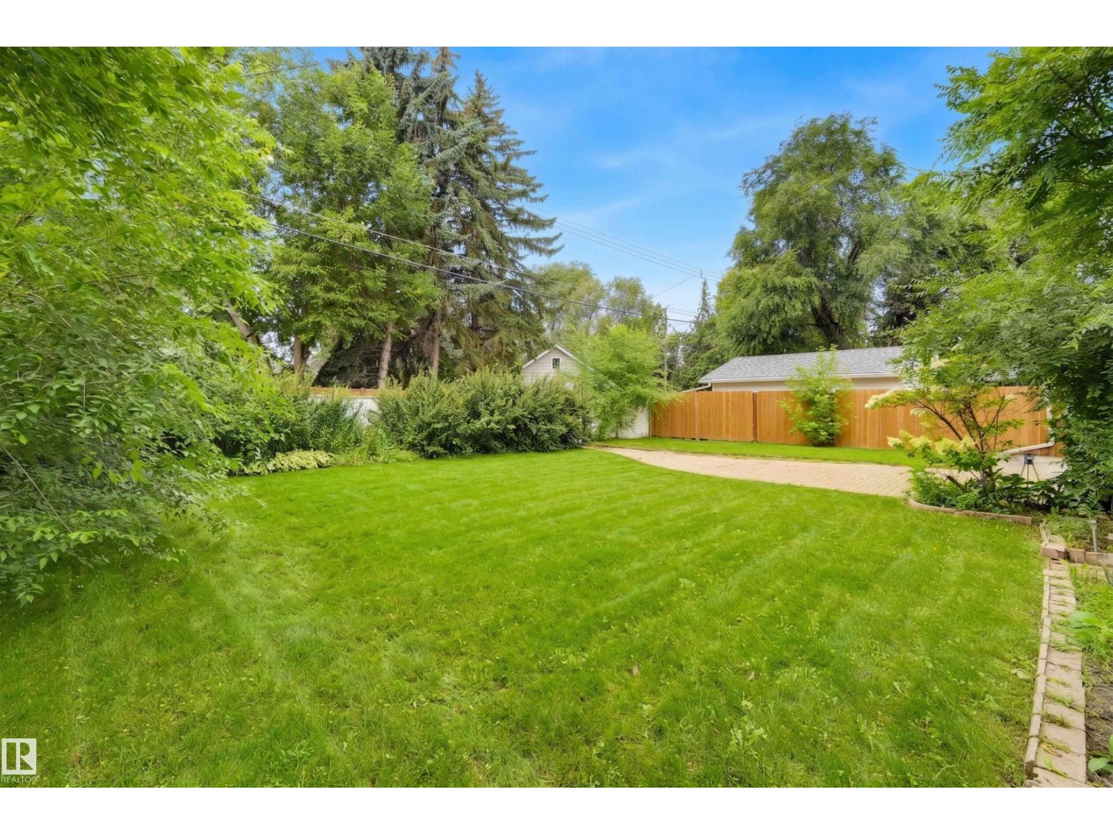 8604 142 ST NW - 24