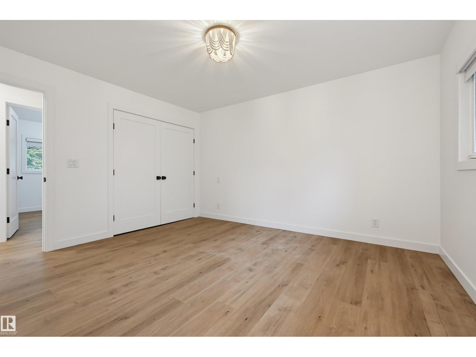 8604 142 ST NW - 29