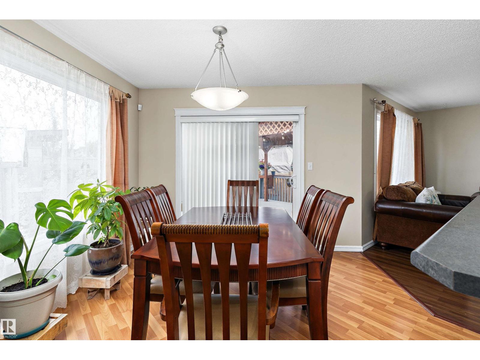 8521 8 AV SW - Image 10