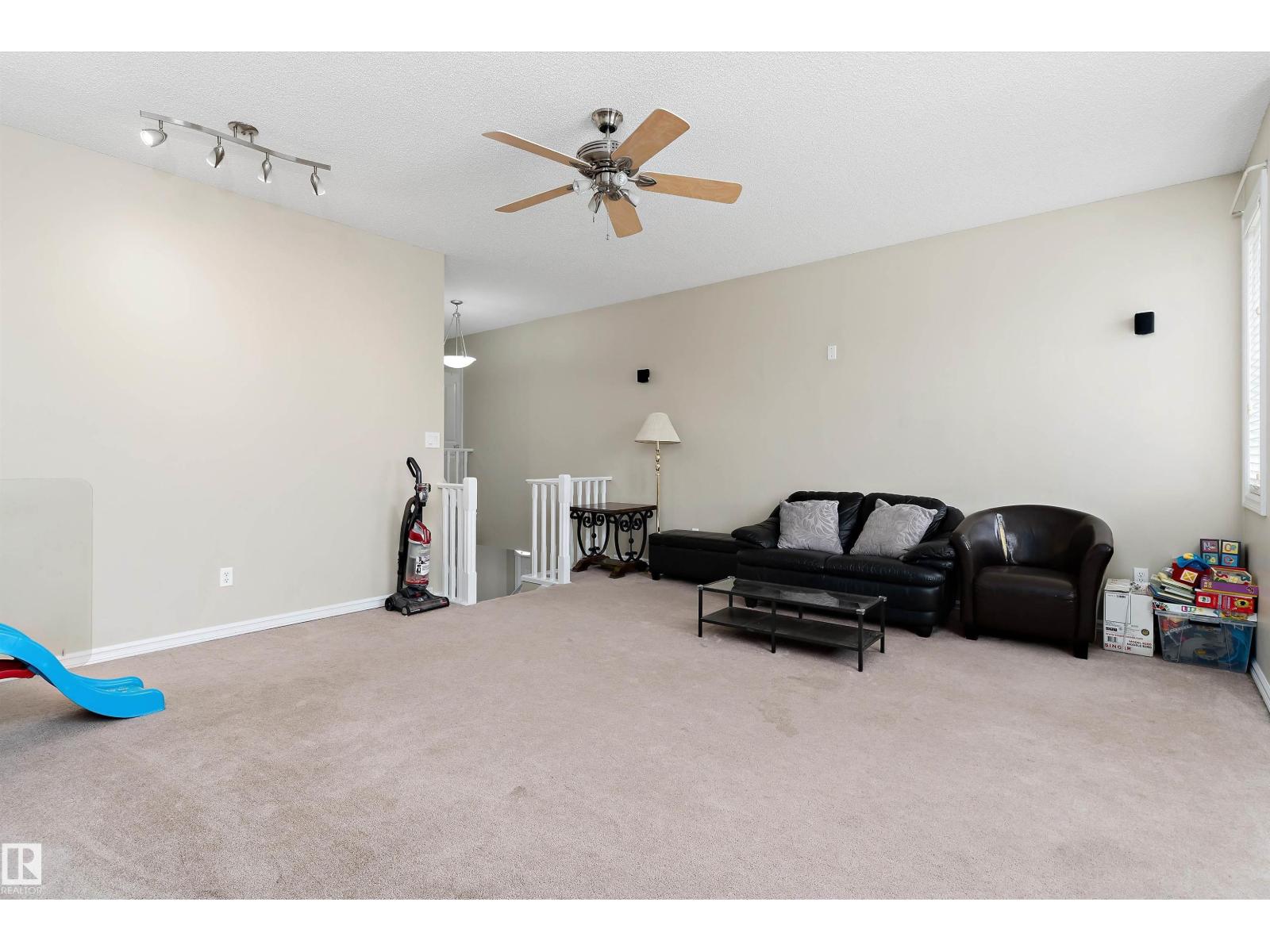 8521 8 AV SW - Image 14